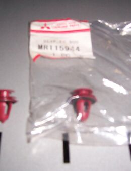 MR115944 Clip, Türverkleidung, Tür vorn Mitsubishi Pajero - Hannover Vahrenwald-List