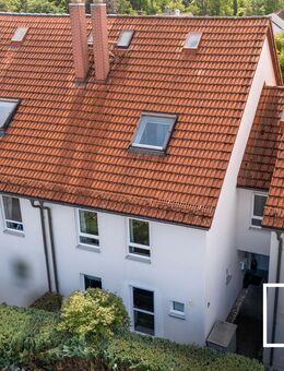 Raumwunder! Lichtdurchflutete Doppelhaushälfte in Toplage mit Wintergarten, Terrasse & Garage - Eckersdorf