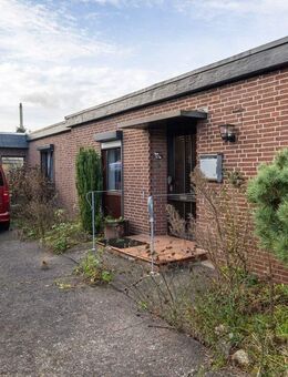 *** ebenerdiger BUNGALOW mit VIEL GARTEN, GARAGE - ebenerdige DUSCHE und GÄSTE WC *** - Delmenhorst