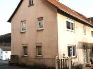 Weilrod-Emmershausen: Charmantes Einfamilienhaus mit Potenzial - Weilrod