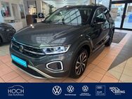 VW T-Roc, 1.5 TSI Style, Jahr 2023 - Gladenbach