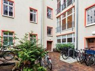 Sanierte 2-Zimmer Wohnung mit Balkon in Berlin-Friedrichshain - Berlin