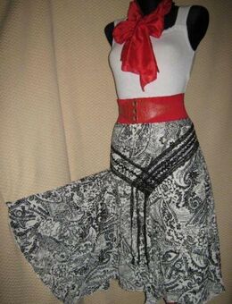 NEU * Blumen * Blüten * Flower- Power * Gipsy * Zipfel * Rock "TAIFUN" Gr. 44- 46/ L- XL * schwarz * weiß * - Riedlingen