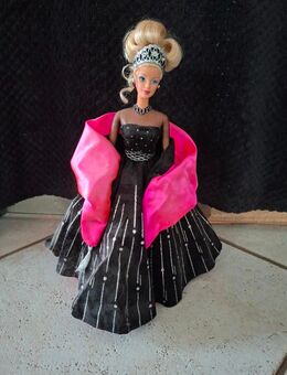 Happy Holiday Barbie von 1998 - Oedheim