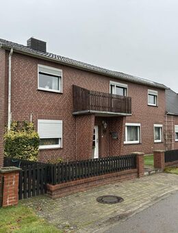 großes Wohnhaus mit Nebengebäuden in Teschendorf - Wittingen