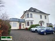 Villa mit angrenzender Gewerbeeinheit (Büro/Praxis) - Radevormwald (Stadt auf der Höhe)