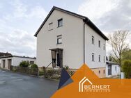 Kapitalanleger aufgepasst!!! 3 Familienwohnhaus mit großer Halle und Doppelgarage vollvermietet! - Sparneck