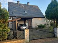 Attraktives, freistehendes Einfamilienhaus mit Keller und 2 Garagen zu verkaufen! - Bielefeld