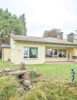 *Großer Bungalow, 162 m² Wfl., Garten, 1100m² Grdstk., Doppel- und Einzelgarage in Waldenbuch* - Waldenbuch