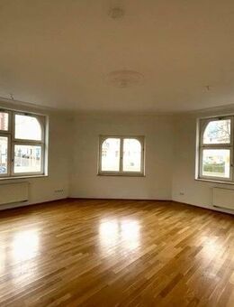 Attraktive 2-Zimmer-Wohnung in der Stauffenberg-Villa - Leipzig
