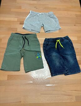 3 kurze Jungen Hosen Größe 98 der Marke Kiki&Koko - Wadgassen
