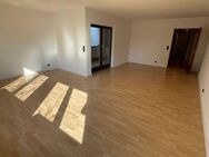Großzügige und gepflegte 3-Zimmer-Wohnung mit Loggia in Feucht - Feucht