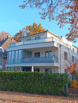 Sehr schöne und gut geschnittene 3,5 Zimmer Wohnung mit ca. 121 m² Wohnfläche im 1. Obergeschoss (Fahrstuhl) mit 2 Bä... - Hamburg