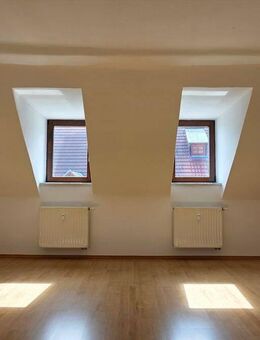 Einbauküche OPTIONAL!! 2-Raum-Dachgeschosswohnung in historischer Lage! - Görlitz