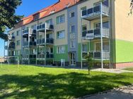 LAUSSIG - OT PRESSEL * 4-ZIMMER-WOHNUNG im ERDGESCHOSS mit TAGESLICHTBAD * SONNIGEM BALKON * kostenfreien PARKPLATZ - Laußig