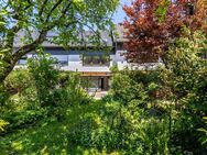 Renovierungsbedürftiges Reihenhaus mit sonnigem Südgarten in Solln - München
