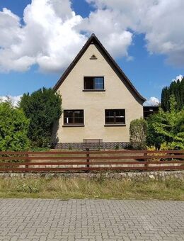 Einfamilienhaus mit großzügigen Garten und Nebengelass - Schulzendorf