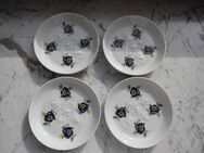 Bareuther Porzellan Teller 11 cm weiß Blüten blau 4 Untersetzer zus. 3,- - Flensburg