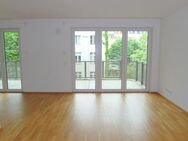 Ab sofort zu haben: Sehr schöne 3-Zimmer-Wohnung mit zwei Balkonen, Parkett und schicker Einbauküche - Dresden