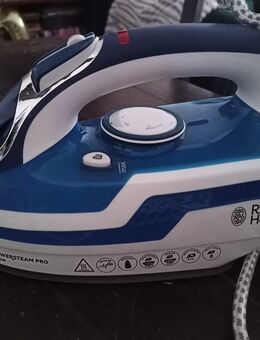 Verk. 1 Dampfbügeleisen der Marke Russell Hobbs - Lübeck
