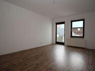 -Renoviert!! Großzügige individuelle 5-Zimmer-Wohnung in ländlicher Lage zu vermieten- - Rosenbach (Vogtland)