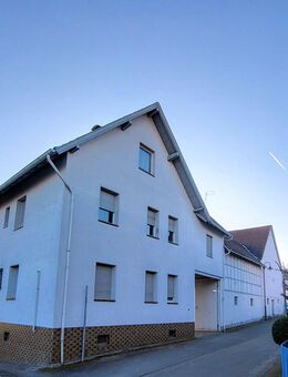 *** Charmante Hofreite mit großzügigen Innenhof und Nebengebäude *** - Usingen