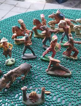 Biete sehr alte Indianer Figuren an - Barby (Elbe)