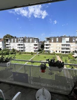 VERKAUF ohne Mieter, Stilvolle 2-Zimmer-Wohnung mit Fahrstuhl, Balkon und TG-Stellplatz in Pankow - Berlin