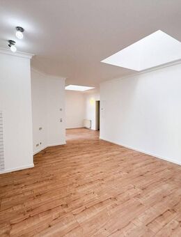 Zur Miete: Helle 3,5-Zimmer-Wohnung mit großzügigem Balkon in Freiburg-Hochdorf - Freiburg (Breisgau)