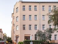 BEZUGSFREI - Große Altbauwohnung mit Vorgarten in Friedenau! - Berlin