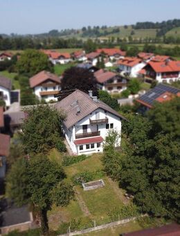 Großes Zweifamilienhaus mit Einliegerwohnung und riesigem Garten in ruhiger Lage von Sindelsdorf! - Sindelsdorf