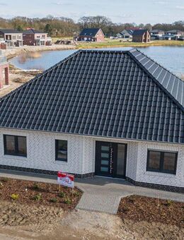 Neubau Erstbezug ! Traumhaftes Wohnen am See! Geräumiger Bungalow KfW55 mit Luftwärmepumpe - Herzlake