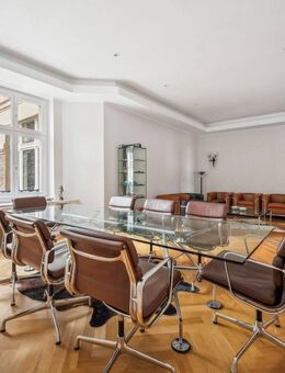 Altbau im Savignyplatz-Kiez mit Tiefgaragenstellplatz - Berlin