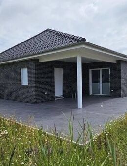 # Büsum/Neuenkoog: Moderner Neubau-Bungalow in Top Lage auf Eigenland! - Büsum
