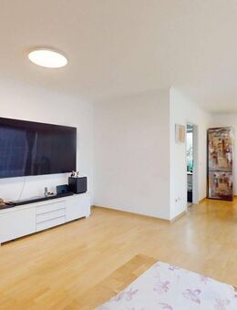 Einladendes Zuhause mit Wintergarten und modernen Annehmlichkeiten - Frankfurt (Main)