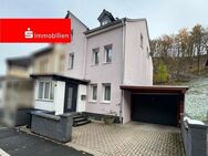 Modernisierte Doppelhaushälfte mit Garage in zentraler Wohnlage! Kurzfristiger Bezug möglich! - Dillenburg