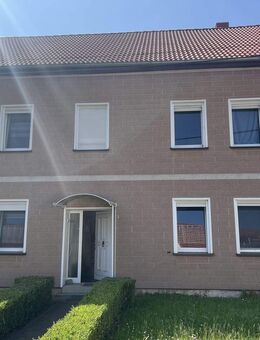 Zweifamilienhaus mit großzügigem Grundstück und moderner Technik - Urleben