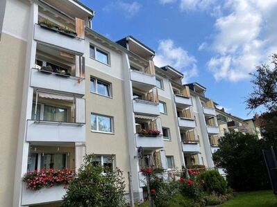 Sonnige Wohnung mit Süd-West-Balkon, Einbauküche und perfektem Schnitt