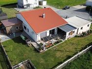 Moderner Bungalow mit Garten und großzügigen Garagenflächen - Ettenstatt