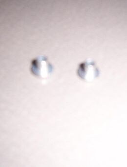 M723742 Schraube, Verriegelung Tür vorn Mitsubishi Carisma Space Star - Hannover Vahrenwald-List