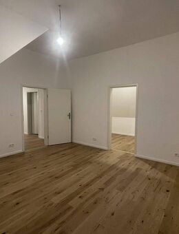 Großzügiges Wohnen in der City: 5 Zimmer, modernisiert, Balkon & Einbauküche - Ibbenbüren