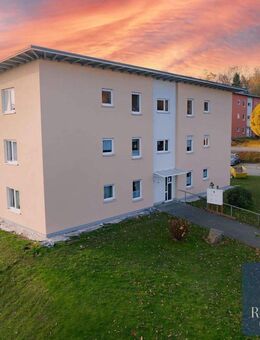 Komfortable 2-Raum-Wohnung im EG mit Terrasse in Oelsnitz zu verkaufen - Oelsnitz (Erzgebirge)