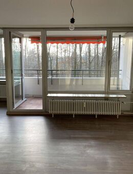 Exklusive, gepflegte 3-Raum-Wohnung mit Balkon und Einbauküche in Stuttgart - Stuttgart