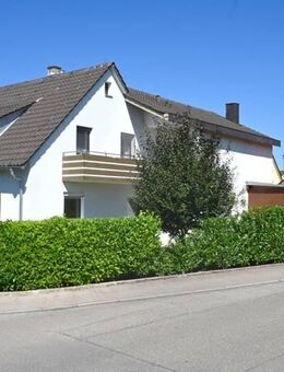 Wohnanlage für Sie zum Kauf - ideal als Mehrgenerationenhaus zur Selbstnutzung - Löchgau