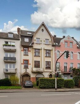 Mehrfamilienhaus mit Geschichte und besonderer Dachgeschosswohnung in Krefeld! - Krefeld