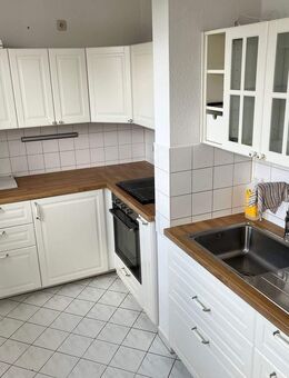 frisch gemalert, großzügige Dachgeschosswohnung - Chemnitz