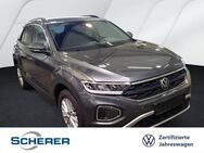 VW T-Roc, 1.0 TSI Life APP, Jahr 2024 - Mainz