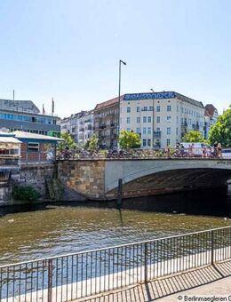 Vermietete 150 qm Altbauwohnung mit 4 Zimmern am Landwehrkanal - Berlin