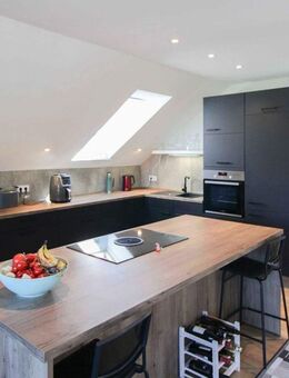 Behaglichkeit pur: Sanierte 3-Zi.-Whg. mit Garage in Dorflage von Sterup - Sterup