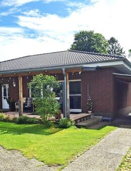 Perfekt für die junge Familie! Renovierter Walmdach-Bungalow mit 4 Zimmern, schönem Garten und Sauna - Varel